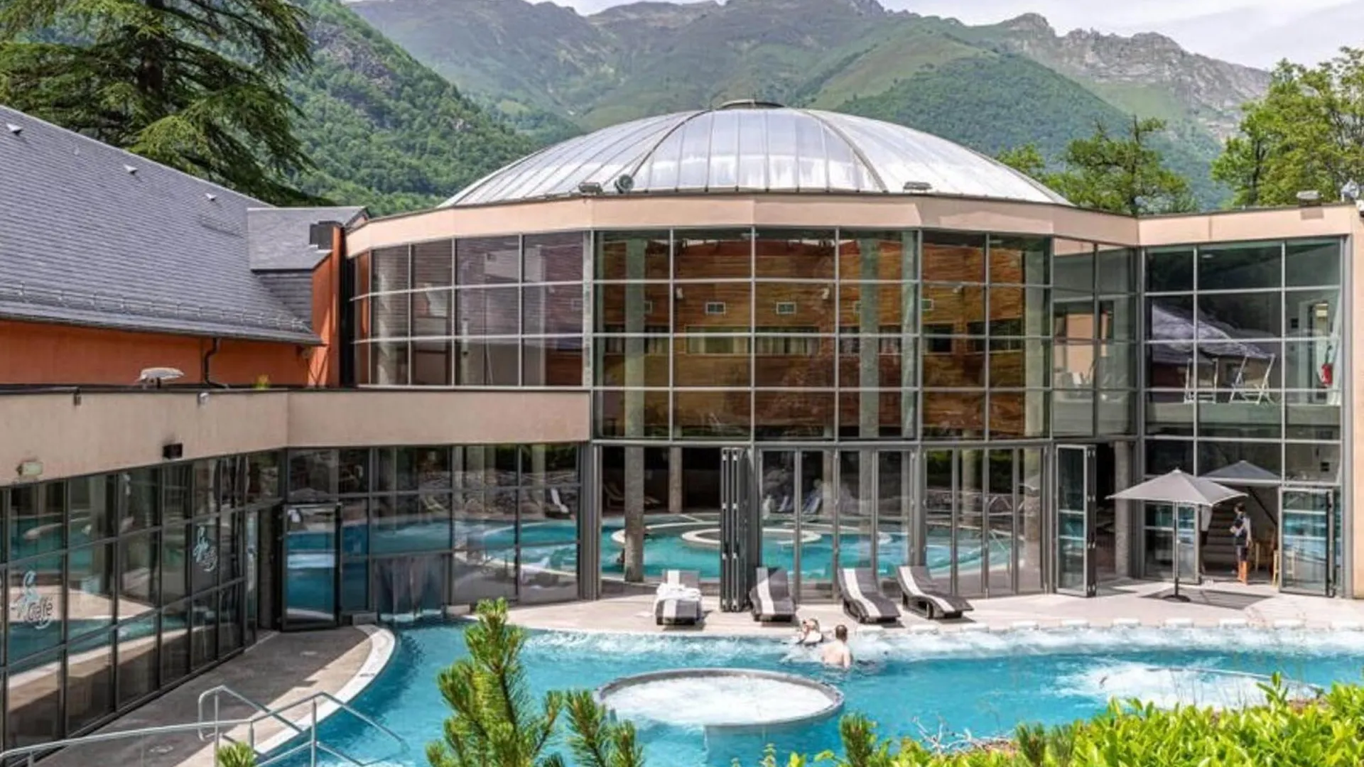 T2 Renove Avec Terrasse, Parking Prive, Local Velos A Cauterets - Fr-1-401-290 Apartament